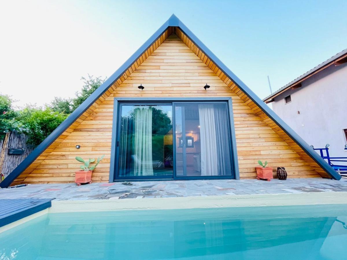 Unique Wooden Villa With Pool オリンピアダ エクステリア 写真
