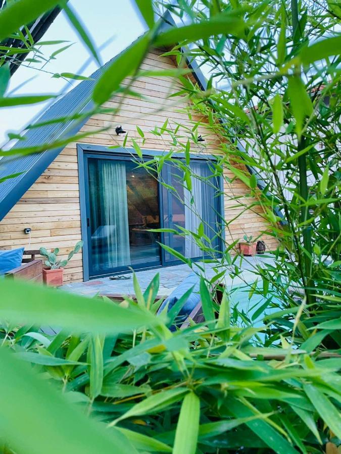 Unique Wooden Villa With Pool オリンピアダ エクステリア 写真
