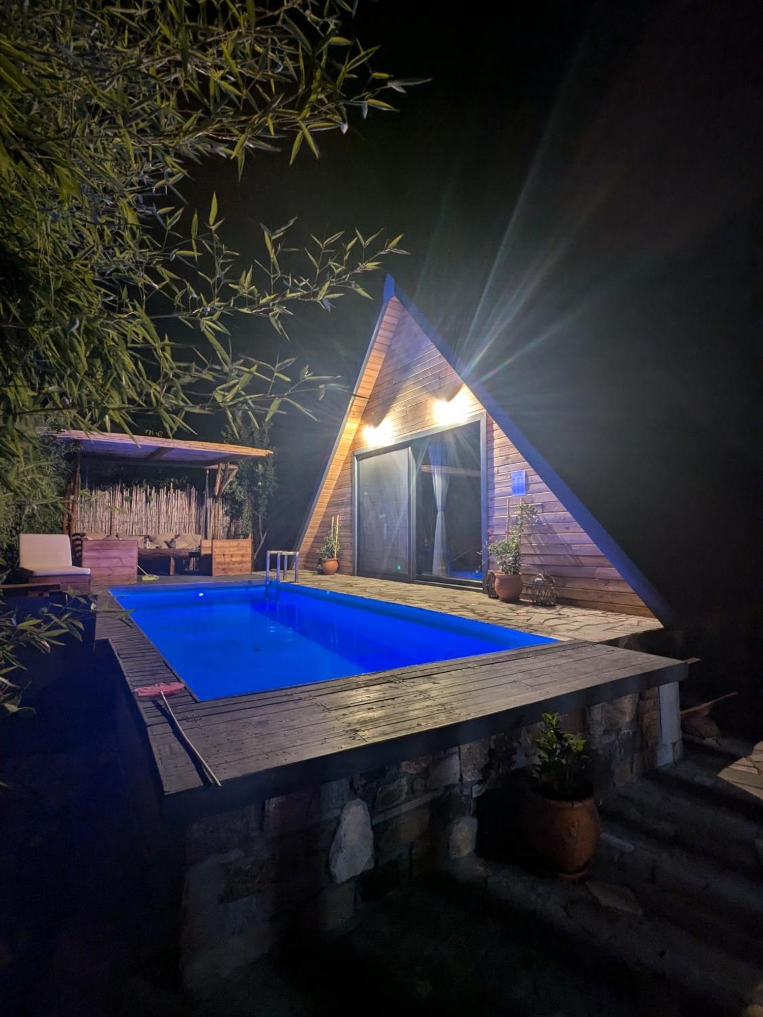 Unique Wooden Villa With Pool オリンピアダ エクステリア 写真